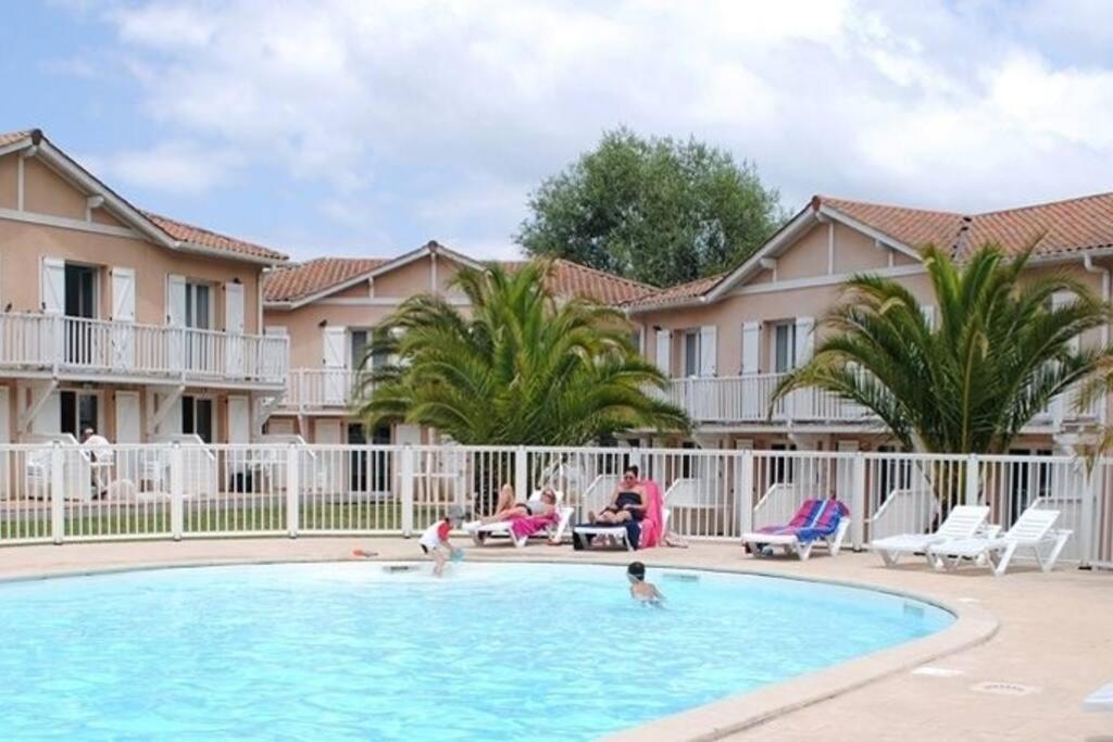 T3 En Duplex Avec Grande Piscine Daire Anglet Dış mekan fotoğraf